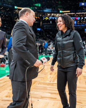 Kara Lawson Instagram - Thanks for the love Boston 💚