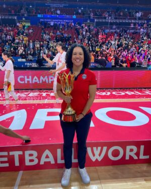 Kara Lawson Instagram - Mama, we are World Champions! 🇺🇸🏀🥇