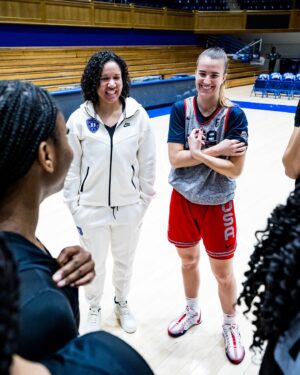 Kara Lawson Instagram - The Sisterhood 🫶🏽 USABWNT
