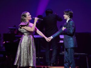 Kara Lindsay Instagram - @disneyonbroadway in Tokyo with THE legend that is @alanmenken 🙌

And to sing Newsies songs with Taiga Kyomoto, Japan’s Jack Kelly, was pretty freakin amazing!