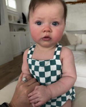 Kara Keough Instagram - I kiss these cheeks 7,389x a day and I don’t care to slow that pace anytime soon. #StetsonLou