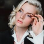 Kara Killmer Instagram - Shameless photo dump of some fun shots my man took after creatively turning the garage into a studio. 😂 Could be selling perfume or about to conduct an orchestra? 🤷‍♀️Thanks, boo.
