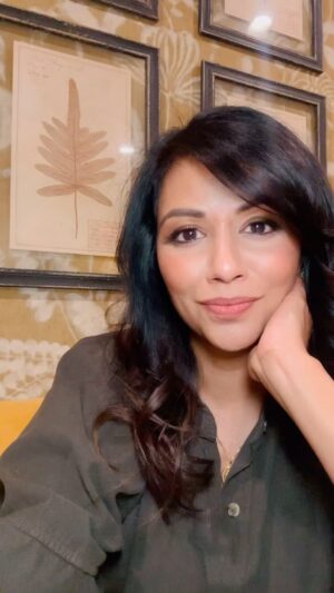Karen David Instagram - 2024 @creationent @thecwtvd @cwlegacies @theoriginals tour! Soooooo excited to see you all! Next up, Minneapolis April 12th to the 14th! For more info and tickets, click on the link in my bio! TEA WITH KAREN tickets on sale now! 😊🫖💐 A fun, meaningful, witty, and inspiring, hour together with lots of tea and treats and some mementos to take home too! See you there! Cannot wait! ❤️🙌🏾 #emmatig #legacies #karendavid #teawithkaren