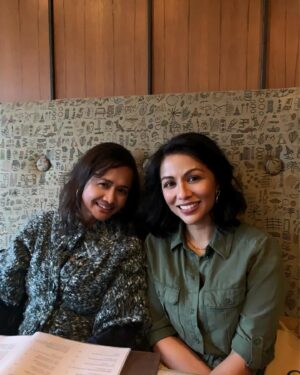 Karen David Instagram - Happy Mother’s Day to all the superhero Mamas, single parent Dads, and LGBTQ Mamas. You make our lives possible, and fill it with kindness, courage, unconditional love and support. I am soooooo blessed to have my Mama, sister and Mama in law in my life - my everyday heroes and miracles! ❤️❤️❤️ #mothersday 💐💐💐