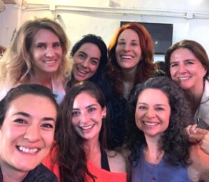 Karen Leone Instagram - Gracias infinitas @bodhimedicineinstitute por compartir Las 5 leyes biológicas de Dr. Hammer. Me cambió la vida en todo sentido.
Gracias @drnirdoshkohra por compartir tu conocimiento y crear esta tribu maravillosa con tanto amor. Gracias a todo el equipo maravilloso por sostenerme @claudiamejiaturnbull @tatiana_solana_amarcura  por la foto final @serdigitalmedia y a todos los que me enviaron esas fotos tan lindas,estos momentos se quedan guardados en mi corazón. Gracias tribu porque juntos hicimos magia, bendecida por conocer a cada uno de ustedes. Vean la foto final y me dicen si se encontraron✨💜✨
.
.
.
#tribu #bodhimedicine #5leyesbiologicas #drhammer