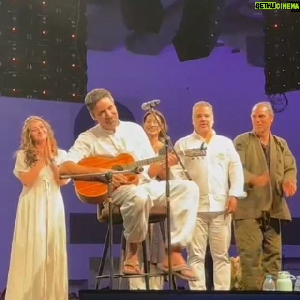Karen Leone - 3 Likes - Hermandad✨
Gracias @utf_deepakchopra por dejarnos compartir una práctica única después del canto al alma de @damianferrari_
Gracias por su compañerismo y entrega @romirebecchi y José
Somos uno, lindo compartir contigo siempre @valentinolanus_
.
Gracias por la foto 📸 @alex.salinasl
.
#meiseimei #alma #amor #luz #somos uno