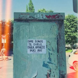 Karen Leone Instagram - Dime donde te duele para amarte más ahí... 😉🪐