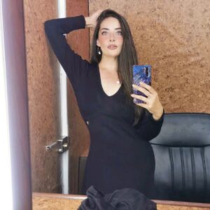 Karen Leone Instagram - Hoy más que nunca estoy disfrutando la vida, valorando cada personaje que llega, jugar y divertirme. ✨🎬✨ #TheBeautifulLie @streampantaya
#Elsa
Ustedes, disfrutan lo que hacen?
Los leo 👀
.
.
.
#actriz #actress #work #camperlife