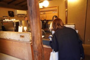 Karen Miyama Instagram - 以前おとなの週末webの連載で紹介させていただいた「WEEKENDERS COFFEE」さん☕️
念願の。