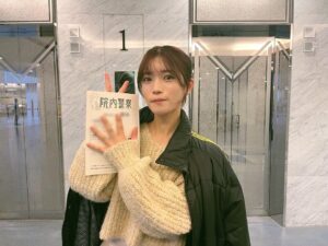 Karen Miyama Instagram - 【院内警察 第８話】

本日放送の院内警察 第８話に出演します☺︎

長濱ねるさん演じる川本の同級生で、病院に緊急搬送されてきますが…なぜか痩せ細った姿に。

画面を通しても伝わるように、本気で役作りに挑みました。
(クランクアップのプレゼントでいただいたハンバーグ、最高に美味しかったです…🙌🏻)

ぜひご覧ください！

#院内警察
@innai_keisatsu