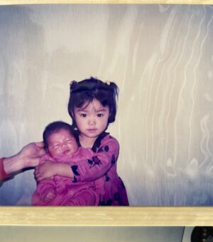 Karen Miyama Instagram - 👧🏻👶🏻おねえたんとわたし。かわいい。笑
16時から、産まれて10000日記念インスタライブします！