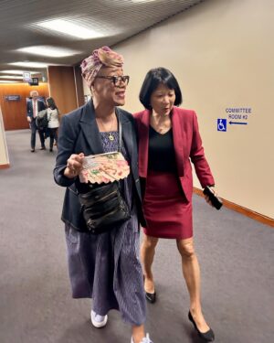 Karen Robinson Instagram - MY Thursday’s been GREAT so far, thanks fer asking. @mayoroliviachow loves Toronto and Torontonians to her core, and she is truly one of the most genuine people I’ve ever met. She’s championed our show from the get-go, and I was thrilled to visit her at City Hall to promote her cameo on tonight’s episode. Plus, my award-winning actress of a pal, @christinejhorne , tagged along for the treats and eats and chats. We floated out of there, inspired and giggling like schoolers . . . on this gorgeous Spring day 💐🌷💐An all new episode of #lawandordertoronto 🏒⛸️🥅airs tonight at 8/7c on @city_tv , but if you just HAVE to watch the real life Game 6, you can stream it on Citytv .❤️