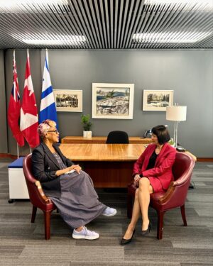 Karen Robinson Instagram - MY Thursday’s been GREAT so far, thanks fer asking. @mayoroliviachow loves Toronto and Torontonians to her core, and she is truly one of the most genuine people I’ve ever met. She’s championed our show from the get-go, and I was thrilled to visit her at City Hall to promote her cameo on tonight’s episode. Plus, my award-winning actress of a pal, @christinejhorne , tagged along for the treats and eats and chats. We floated out of there, inspired and giggling like schoolers . . . on this gorgeous Spring day 💐🌷💐An all new episode of #lawandordertoronto 🏒⛸️🥅airs tonight at 8/7c on @city_tv , but if you just HAVE to watch the real life Game 6, you can stream it on Citytv .❤️