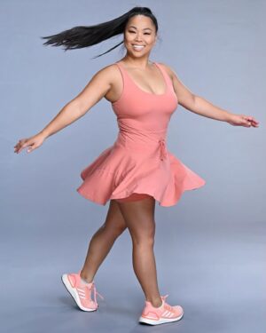 Karen Yu Instagram - I’m loving this dress, but I got a little dizzy twirling so much 😵‍💫

👗 @popflex_active 
📸 @pmack99