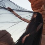 Karen Mok Man-Wai Instagram – Desert dreams 💭💫  《MOEVIR》2024年04月號 | 2024 April Issue  📸: @ffflyy2 💄: @omix  💇‍♀️: @derrick_ng    #莫文蔚 #KarenMOK #Moevir