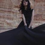 Karen Mok Man-Wai Instagram - Desert dreams 💭💫  《MOEVIR》2024年04月號 | 2024 April Issue  📸: @ffflyy2 💄: @omix  💇‍♀️: @derrick_ng    #莫文蔚 #KarenMOK #Moevir