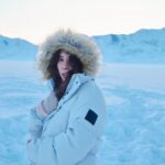 Karen Mok Man-Wai Instagram – 零下三十度在冰湖上跳舞❄️💃

Frozen🧚🏻

🎿 @jackwolfskin
💇‍♀️ @carrcheng
💄 @lingchan_makeup
📸 @janshenphoto

#莫文蔚 #KarenMOK #莫貓Vlog #MokAByeKittyVlog