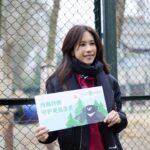 Karen Mok Man-Wai Instagram - 和大家介紹我的兩個新寵兒🐻— 莫家寶貝兒Bao Bear & 自然Nature Love 每次到月熊保護基地都會遇見好陽光☀️ 讓我相信：愛是自然也是奇遇，我們與「寶貝」終會在愛裡再重逢💞 下一個二十年，希望繼續與愛同行🐾​ Come meet the bears! Bao Bear 莫家寶貝兒 & Nature Love 自然 👗 Karen Mok x iHubb 💇‍♀️ @derrick_ng 💄 @lingchan_makeup 📸 @janshenphoto @animalsasia #MoonBears #月熊保護基地 #莫文蔚 #KarenMOK #MokAByeKitty #莫貓寶貝 #莫家寶貝兒 #BaoBear #自然 #NatureLove