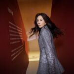 Karen Mok Man-Wai Instagram - 莫后光年終於來到成都✌️ 這次展期超～級～長～沒理由再錯過了吧😉 行程趕緊安排起來！一起打卡 #莫后光年成都站 📸 【時尚迴響｜Melody of Style — 《嘉人 Marie Claire》千禧風尚大展】 【Reign of MOKnificence 莫后．光年 概念展中展】 📅 日期：2024 Jan 31 ~ 2024 May 6 📌 地點：成都市錦江區中紗帽街8號 成都太古里1113C號 Reign of MOKnificence coming to Chengdu🌶️ Visit us from Jan 31 to May 06 at TaikooLi Chengdu💫 👗 @ermannoscervino 💇‍♀️ @derrick_ng 💄 @lingchan_makeup 📸 @janshenphoto #莫后光年#moknificence #MOK30 #MokAByeKitty #KarenMOK #莫文蔚 #莫貓寶貝 #MarieClaire #嘉人時尚迴響大展 #千禧風尚大展 #成都太古里 #chengdu #ReignofMOKnificence