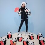 Karen Mok Man-Wai Instagram - 迎財神🧧財源滾滾💰 it‘s time to focus and get back to work! 💪🏼 Wishing everyone a prosperous start to the year.🎉💰 👗 Mok-A-Bye Kitty Comics Baseball Jacket 💇‍♀️ @derrick_ng 💄 @lingchan_makeup 📸 @janshenphoto #莫文蔚 #KarenMOK #莫貓寶貝來拜年 #新年快樂 #龍年行大運 #龍年大吉 #LunarNewYear #YearoftheDragon