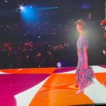 Karen Otomo Instagram - ガールズアワードでした☺︎ まずはtop of the hill。 カジュアルなひらひらワンピと可愛い三つ編み、るん♪