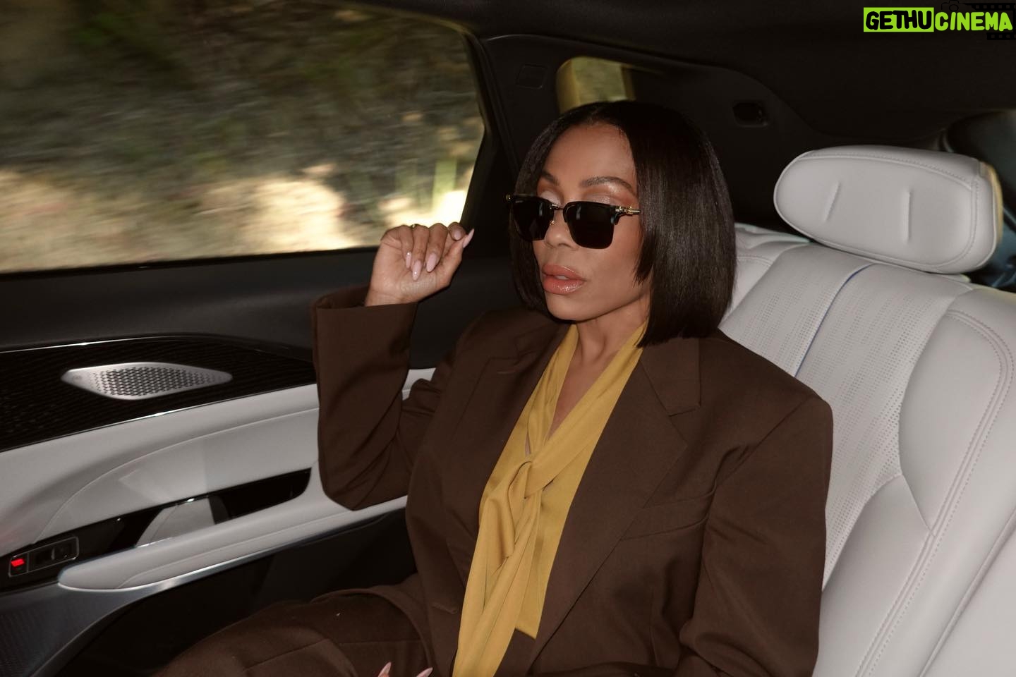 Karen Pittman Instagram - 🚙🚙🚙🚙🚙 @accesshollywood and @enews to talk @themorningshow @criticschoice ❤️