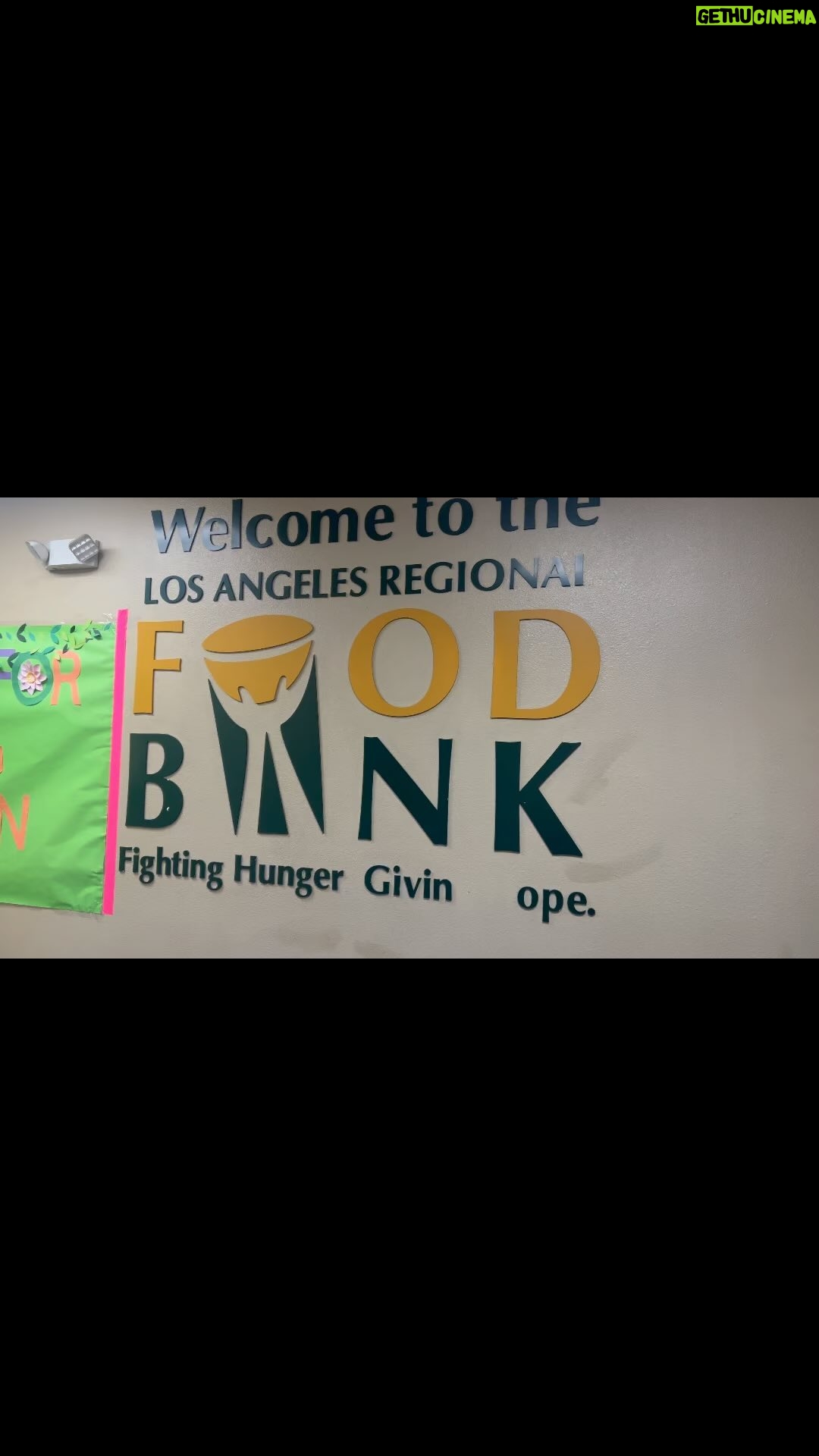 Karen Pittman Instagram - ❤️ @feedingamerica x #nationalvolunteermonth