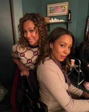 Karen Pittman Instagram - Congratulations to @nikkibeharie on her @naacpimageawards nod. ❤️🥂⭐️ 
You are extraordinary. @themorningshow