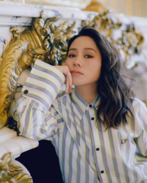 Karena Lam Kar-Yan Instagram - Louis Vuitton SS24 
📍Hotel Shangri-La Paris 

#photo @harrisontsui 
#makeup @wi11wongofficial 
#hair @kristywailing 
#wardrobe @louisvuitton