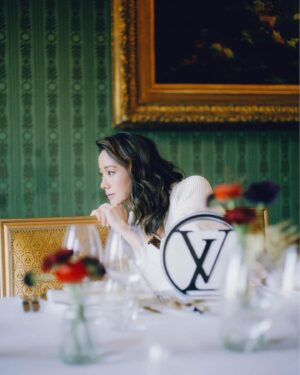 Karena Lam Kar-Yan Instagram - Louis Vuitton SS24 
📍Hotel Shangri-La Paris 

#photo @harrisontsui 
#makeup @wi11wongofficial 
#hair @kristywailing 
#wardrobe @louisvuitton