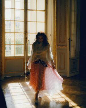 Karena Lam Kar-Yan Instagram - Louis Vuitton SS24 
📍Hotel Shangri-La Paris 

#photo @harrisontsui 
#makeup @wi11wongofficial 
#hair @kristywailing 
#wardrobe @louisvuitton