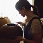 Karena Lam Kar-Yan Instagram - Broken Beautiful 陶藝不是我的興趣，而是我的生命， 因為陶土與我的生命同時進行著，反映了我當下所有的情緒。 林嘉欣「Broken Beautiful」 陶藝個展 日期：2024年6月8日-6月30日 地點：純Object 台北市敦化南路二段63巷21弄27號 Gallery: 純Object @simpleobject_official Artist: Karena Lam: @karenalamkayan Space and Landscape: Hao-Jhe Liao @haojheliao Poem: Olivier Cong @oliviercong Design: Dou Heung @happytearshk Photo：Lamb Yu @lambiseverywhere Artist Management: Media Asia Talent Management Limited Project Manager: Coei Leung Special Thanks: Kayla, Sofie Paper Sponsorship: Polytrade Paper Corporation Limited @polytradepaper Printing: Champion Design and Production Co. Ltd. #林嘉欣 #林嘉欣BrokenBeautiful #陶器 #陶藝 #台北展覽 #CeramicsbyKarenaLam #ceramics @ceramicsbykarenalam