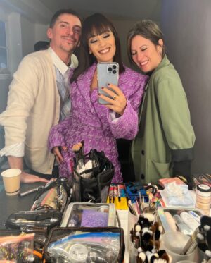 Karima Charni Instagram - 🖤 Dans les coulisses du prime 13, la 2eme demi-finale 🖤

1: « It’s giving Barbie President » 
2: Stylisme (👗 by @nicolasbessonofficial ) 💄 @amand_makeupartist 💇🏽‍♀️ @sylvain.decolfmacker ) 
3: Des génies @woodkidmusic & @hediacharni ✨
4: 📸
5: Coucou vous 👋🏽💕
6: Family time en coulisses 🥰🔥
7: Au bout de nos rêves @luciebernardoni 🪩
8 & 9: Ma @helena_blly douceur, petit cœur! Quel bonheur de t’avoir rencontré 💖 Je suis si fière de t’avoir vu grandir, évoluer de semaine en semaine! Tu es un exemple pour beaucoup, tu sais! Tu as prouvé que les rêves que l’on a dans sa chambre sont réalisables! ✨ Bravo! Garde ta lumière 💕(feat la fée qui prend soin de nous @lauralliche ) 
10: Ça, c’est la Star Academy @woodkidmusic @helena_blly @pierregarniermusique @julien__lieb 🔥🔥🔥

Rdv à 16h10 pour une nouvelle quotidienne dans les coulisses du prime et pour découvrir les premières minutes du dernier debrief de la saison de @cecilechaduteau accompagnée de monsieur @patrickbruel 😊🎶

@staracademytf1 @tf1 

#StarAcademy #TF1 #PopCulture