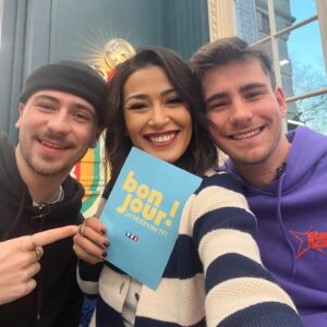 Karima Charni Instagram - Mon cross over de la saison 🫰🏽🤍✨

Pour revoir l’itw de @julien__lieb & @pierregarniermusique nos finalistes, rendez vous sur @tf1plus ! 

@bonjour_tf1 @staracademytf1 @tf1 

#StarAcademy #BonjourLaMatinaleTF1 #PopCulture
