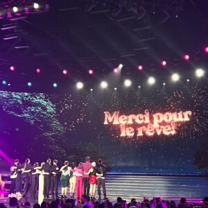 Karima Charni Instagram - Le château de la Star Academy a refermé ses portes il y a une semaine…
14 primes. 90 quotidiennes et un documentaire à découvrir aujourd’hui à 16h10 sur @tf1 🤍 
J’ai vécu 3 mois, 7/7 au rythme des élèves avec de formidables équipes: 

Bravo et merci à toutes les équipes d’ @endemolfr @dmls_tv et @tf1 🙏🏽🎈

Merci @jeanlouistv @mathieuvergne @aprikian_ara @rmfaur @solegoff pour votre confiance et votre présence (pour certains depuis 20 ans 😊💫)

Merci à toutes les équipes du prime et du château, mes indispensables @mariiiecl Olivia B @clothildeerreip @paulineconseil , Jojo le roi du château @johan_sch64 et tout ceux que je ne peux citer❤️ ! Ma @valerie_knokke les réalisateurs @tristancarne @franckbroqua 💫 A nos fées @jeannecollin @lauralliche @mymy_assor 🧚🏽‍♀️😘 Merci @stephanejarny @marikaprochet Gaëlle @angelorecchia et tous les danseurs (@scarlett.avedikian 🔥😘) de nous avoir fait rêver avec tous ces sublimes tableaux chaque semaine! 🎊❤️🙏🏽
Merci à la team com @emiliebud @justine_dubourg @romufer Estelle @maycarcabal @sophieverloovedanis quel bonheur de vous avoir a mes côtés! Merci 🙏🏽❤️ 
Bravo aux équipes du digital @cecilechlous @staracademytf1 @tf1plus vous êtes merveilleux 🎊 et bien sûr mon moulay et Jonaz ma team du bus 🚌❤️

Merci au corps professoral! C’était tellement bien! Vous êtes de belles (mais folles personnes 😂) Merci pour les rires 🎈❤️💫 @michael.mmcgold @adelinetoniutti @cecilechaduteau @benjelloun_malika @pierredebrauer @coachjoe.paris et les magiciennes @luciebernardoni @marleneschaff 💕

@nikosaliagas … Tu sais 💙🧿

De nos chauffeurs de salle @remyxrems @_ericmendes à la team secu, @azureminierdebrach aux régisseurs Merci 🙏🏽🫶🏽

Merci à vous,au public! Merci d’avoir fait de cette saison un rêve éveillé pour les élèves mais également pour nous ✨❤️🙏🏽

#StarAcademy #TF1 #PopCulture
