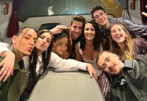 Karima Charni Instagram - A l’issue de ce prime d’exception, voici les académiciens que vous avez choisi pour la tournée @staracademytf1 2023: 

@djebril.slatni, Lenie, @candiiice.mp3 @julien__lieb @axel.marbeuf @helena_blly @pierregarniermusique 

🎤🔥✨❤️🎉🚌⭐️

@tf1 @endemolfr @dmls_tv @arachneeproductions 

#StarAcademy #TF1 #PopCulture #Tournee