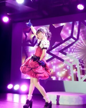 Karin Miyamoto Instagram - ♡

STAGE VANGUARD 「ザ☆アイドル！」
2回目の初日の気分🧚‍♀️

がんばるぞ💖

明日からのチケットまだあるのでぜひ💖

#ザアイドル
#アイドルショー