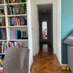 Karine Teles Instagram – Um conto em cada uma dessas imagens. Palavras que faltam às sensações. Eu sei o que cada uma me diz e compartilho aqui sem explicar. Um pouco como memória, um pouco como depoimento, um pouco como pergunta. Como investigação. Evidências da travessia. #dump #sabadocomgripe