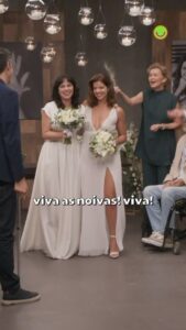 Karine Teles Instagram - #ELASPORELAS 📺 Esse momento é tão nosso! 🥹 Carol e Natália trocaram lindos votos e se casaram 🧡