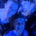 Karine Teles Instagram - Das coisas mais emocionantes da minha vida! Levar Francisco e Arthur a Sapucaí! Ver Portela deslumbrante e emocionante, Mangueira com Alcione me deixando rouca de tanto cantar. Encontrar amigos de trabalho e de vida! Escutar a bateria de tão pertinho. Os meninos atentos, grudados a grade, absorvendo tudo com encantamento e curiosidade. Valeu meu carnaval todo! Foi forte! PS: fui de Björk apaixonada sim! #carnaval #filhos #sapucai #portela #mangueira #alcione