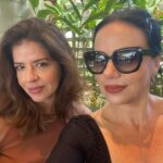 Karine Teles Instagram - Segunda. Quase outono. Batom e óculos escuros. #selfie