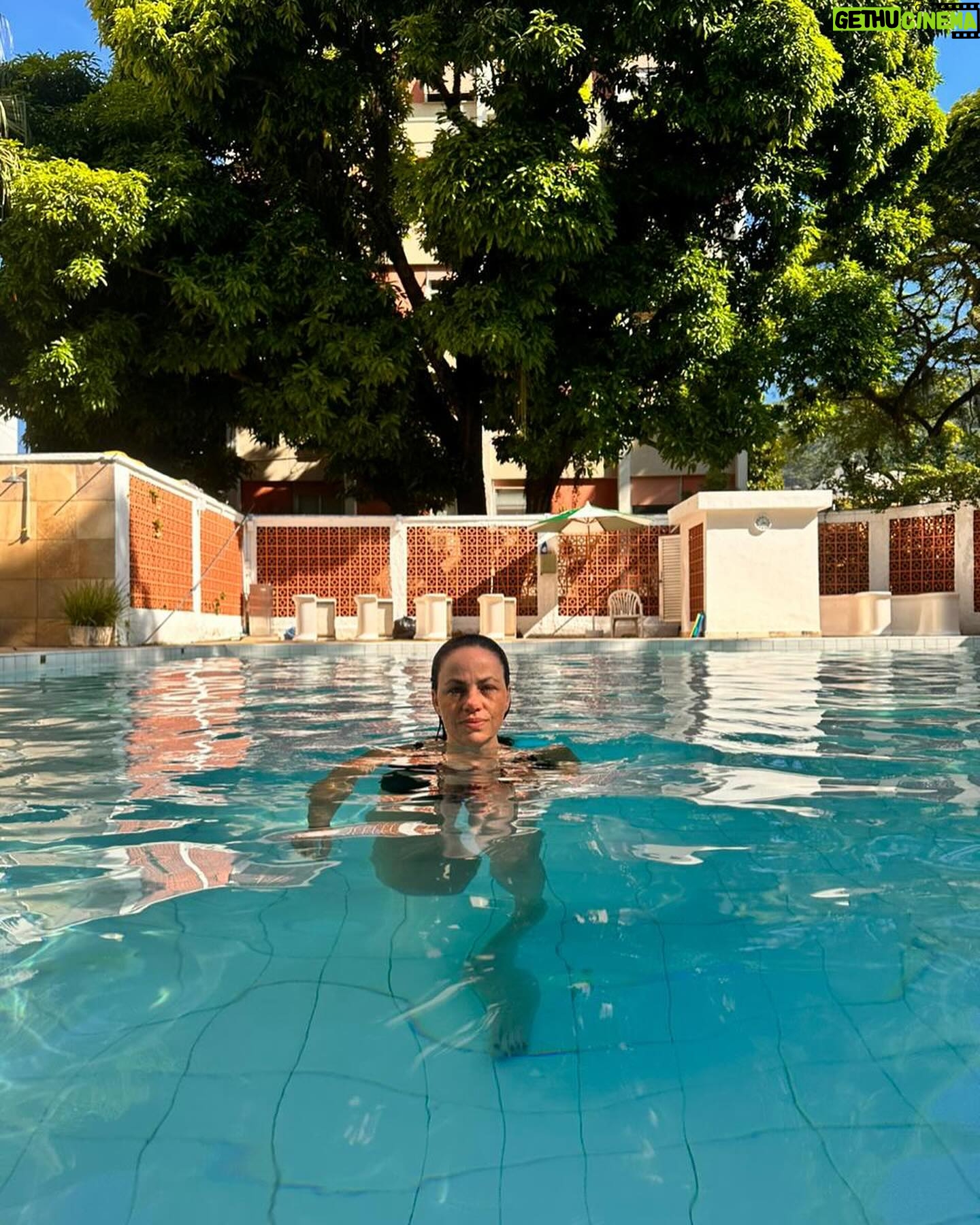 Karine Teles Instagram - Foto de bikini! Vai engajar? #ironia #bixcoito #verão