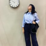Karine Teles Instagram - Valentina tirou essas fotos num dia de gravação. “Ali naquele relógio vai ficar legal”. Carol! Ana Carolina! E aí? O que vcs estão achando dos últimos acontecimentos ? Conselhos pra essa Dra.? O que vocês gostariam que acontecesse com ela? #novela #atriz #personagem #oqueseraquevemporai