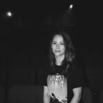 Karine Vanasse Instagram – Dans un cinéma près de chez vous 🎬
Dimanche 14 janvier, 20h sur @icirctele.

@pamplemoussemedia 

Bts 📷 @lamontagne.megan