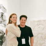 Karine Vanasse Instagram – @foireplural est ce qui lance réellement mon printemps, à chaque année, depuis maintenant plus d’une décennie… à chaque année, j’ai l’impression que mon pouls y trouve son rythme artistique et sa cadence vitale pour les prochains mois.  Quelque chose se renouvelle, se confirme, émerge… à chaque fois. 

J’étais fan alors que l’événement se tenait sous un petit chapiteau dans le centre-ville de Montréal, avant d’en devenir la porte-parole, avant que l’engouement pour ce rdv en fasse un incontournable culturel au Québec ayant maintenant trouvé maison au Grand Quai du Vieux Port de Montréal… et bien avant que mon plus jeune frère se dirige vers des études en art contemporain qui l’ont mené, cette année, à sa première présence comme artiste exposé à Plural avec @projet_casa.

Ce rdv célébration-inspiration-en-condensé, je l’aime et je suis si fière de ce qu’il est devenu.
Heureuse d’être à vos côtés @agac_canada pour amplifier son rayonnement depuis maintenant 10 ans. ✨

La @foireplural se tiendra jusqu’à dimanche au Grand Quai du Vieux Port de Montréal.

Merci @gaelleleroyerphotography 
• Styliste @indiannna | top @zoegustaviaannawhalen chez @absolutely.fabrics bijoux @agmesnyc 
• Mua et cheveux @valeriaamirova