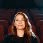 Karine Vanasse Instagram - Karine Vanasse vous invite dans les coulisses de notre cinéma pour mettre en lumière le talent de nos artistes et artisans dans une émission spéciale de 90 minutes. 🎬 Dans un cinéma près de chez vous | 14 janvier à 20h sur ICI TÉLÉ et sur @icitoutv 🍿 #icitele #radiocanada #cinemaquebecois #cinema