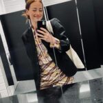 Karine Vanasse Instagram – Me rendre à @icircpremiere et @rc_penelope, mais pour y accompagner mon frère @alexisvanasse_art à sa première entrevue dans ces studios, c’étaient un peu comme y aller pour la première fois moi aussi. Pensée pour ma mère qui l’a si souvent fait avec moi quand j’en étais à mes premières entrevues avec les @christiane_charette & @missbazzo qui m’impressionnaient tant…

Les rôles au sein d’une même famille s’enchaînent, s’inversent… se répondent… beau beau beau tout ça.
Et oui c’est vrai qu’Alexis et moi on a le même sourire qui monte jusque dans les yeux : c’est le sourire de notre papa ☺️

Merci de tout coeur d’avoir eu le souhait de cet entretien, @penelopemcquade 🌷