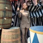 Karine Vanasse Instagram – Last night on @thetraitorscanada, the circus was in town.
2 more episodes before the end of the game…
🔪

Styling @olivia_leblanc @indiannna 
Beauty direction and mua @leslie_ann_thomson 
Hair @valeriaamirova