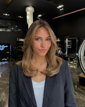 Karla Bchir Instagram - 🐻🍂🦂🐿️Caramel hair by wonderful @chez_lea_ 
Prête pour l’été…😍😍