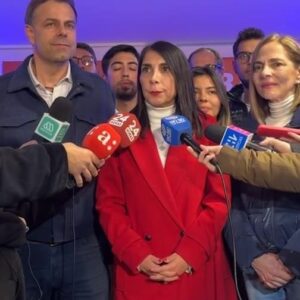 Karla Rubilar Instagram - Primer punto de prensa luego de que se confirmara que con más de 18 mil votos, me convierte en la primera mayoría nacional en la votación de las #Primarias2024 #PuenteAlto